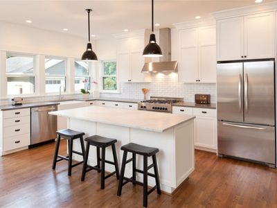 high-return-renovation-opportunity-with-i-amp-f-bathrooms-5