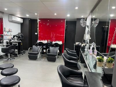total-hair-studio-for-sale-4