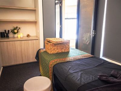 torquay-39-s-thai-and-remedial-massage-9