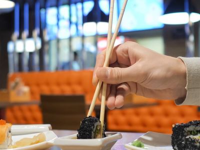 sushi-train-busy-perth-dining-precinct-5