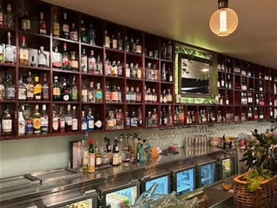 trendy-restaurant-cafe-bar-in-highly-desirable-cbd-location-0