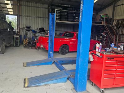 large-independent-automotive-workshop-great-facilities-5