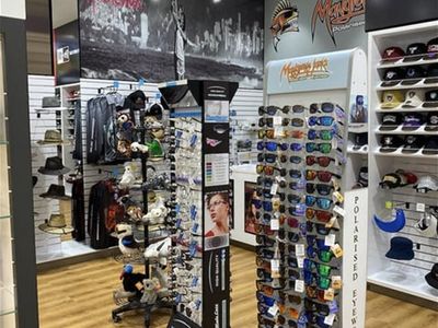 long-standing-successful-sunglass-retailer-4