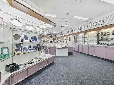 highly-respected-central-queensland-jeweller-2