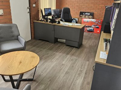 large-independent-automotive-workshop-great-facilities-3