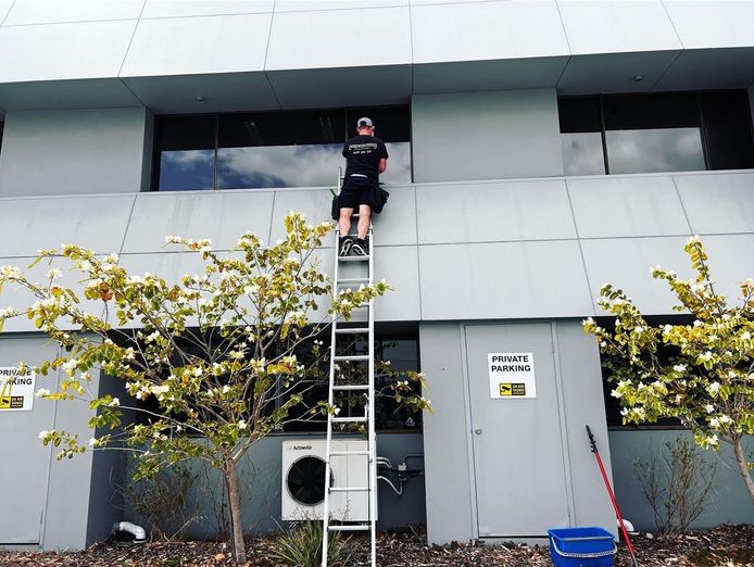 window-cleaning-easy-to-run-3