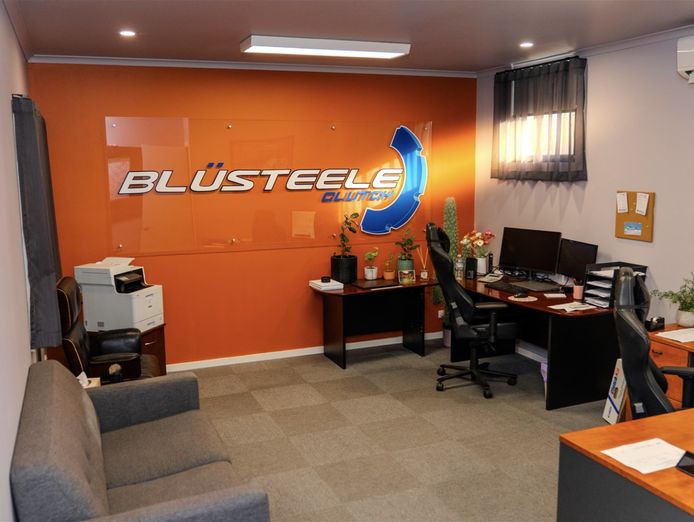 automotive-online-business-with-modern-warehouse-6