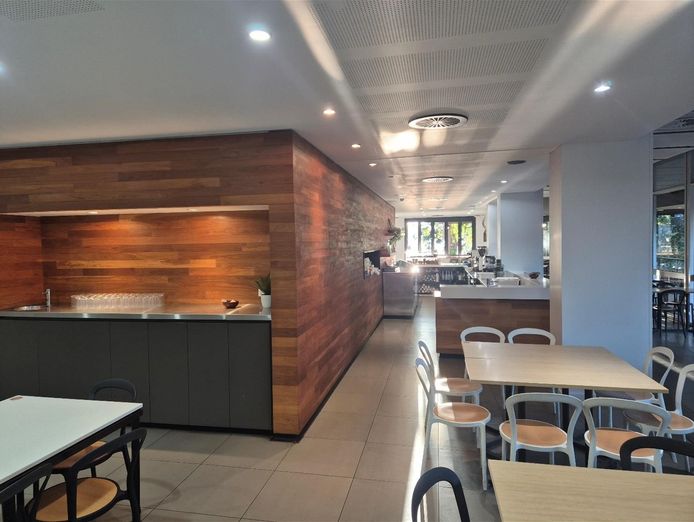 perth-uni-cafe-in-top-location-4