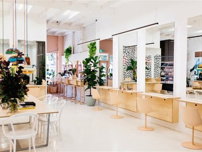 discover-the-pinnacle-of-luxury-with-blondie-salon-0
