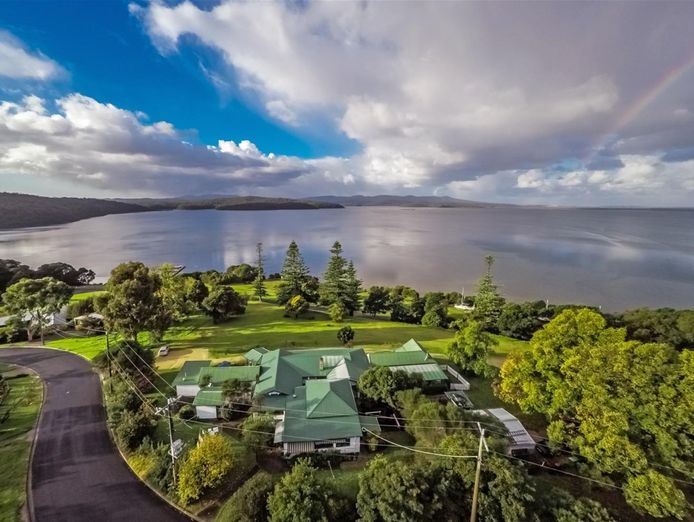 premium-accommodation-business-amp-freehold-mallacoota-8