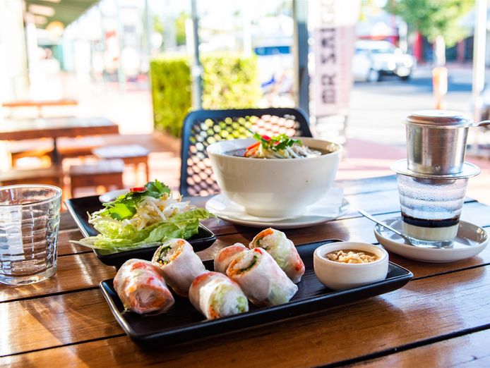 restaurant-great-location-full-team-in-place-1