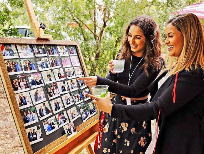 capture-and-print-photo-magnets-own-a-magnet-me-franchise-2