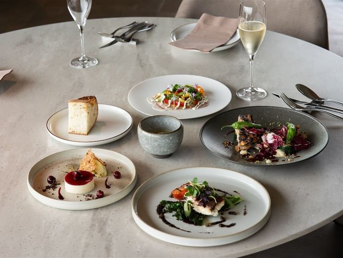 iconic-waterfront-restaurant-fully-managed-airlie-beach-0