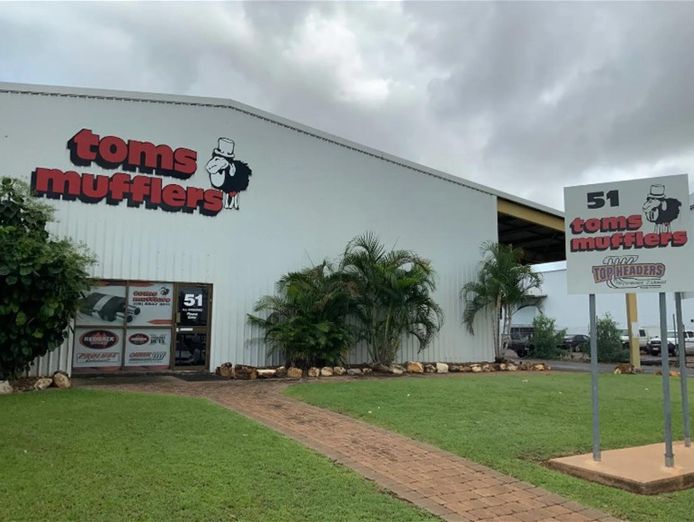 thriving-auto-workshop-40-years-of-success-toms-mufflers-4