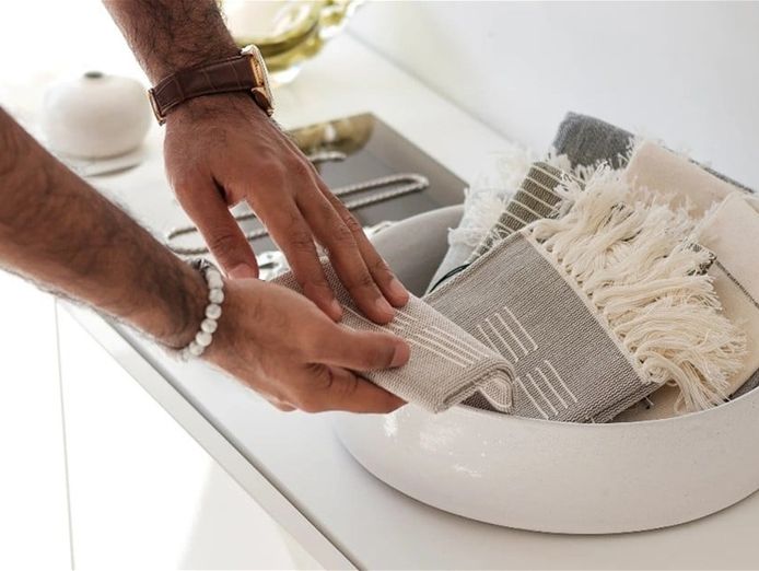 high-quality-retail-organics-supplies-busy-location-0