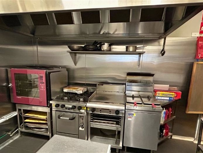 fully-equipped-north-shore-caf-233-ready-to-relaunch-5