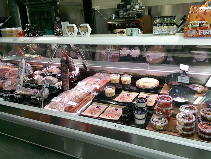 thriving-iga-convenience-store-austins-ferry-4