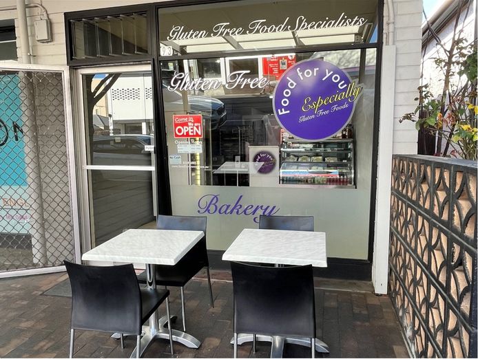 iconic-totally-gluten-free-bakery-great-product-range-0
