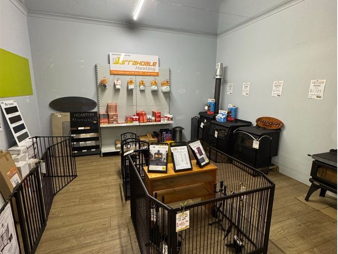 independent-hardware-amp-garden-centre-9