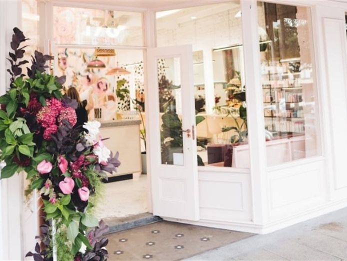 discover-the-pinnacle-of-luxury-with-blondie-salon-1