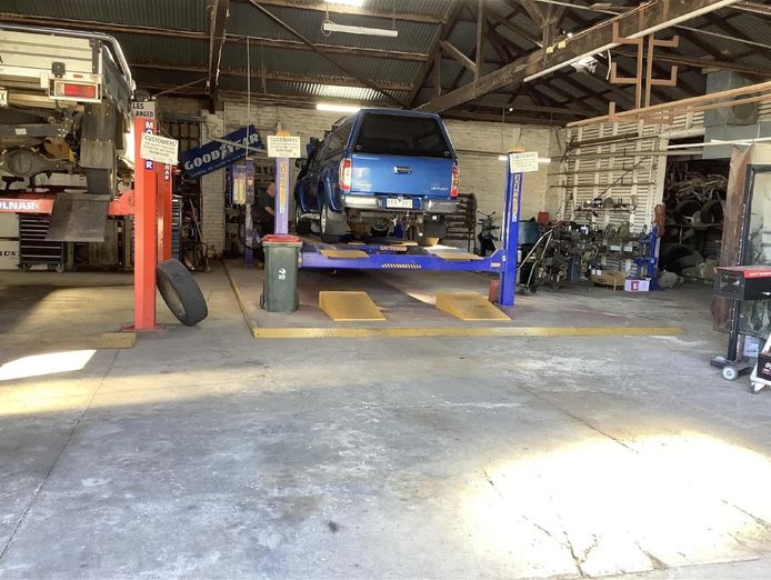 property-amp-business-included-donald-tyre-amp-exhaust-centre-1