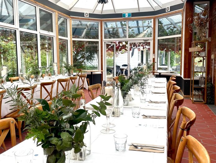 established-conservatory-cafe-with-high-turnover-7