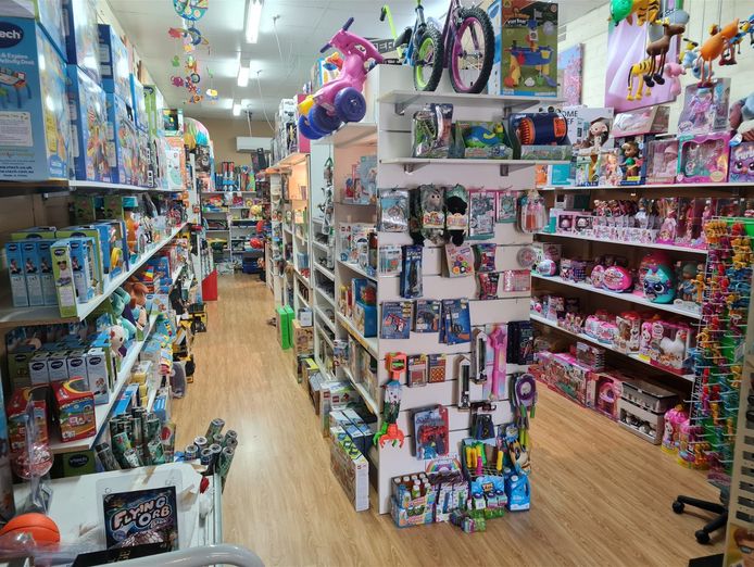 iconic-toy-amp-games-retailer-5