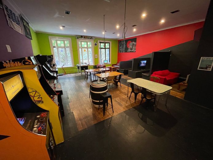 replay-bar-for-sale-3