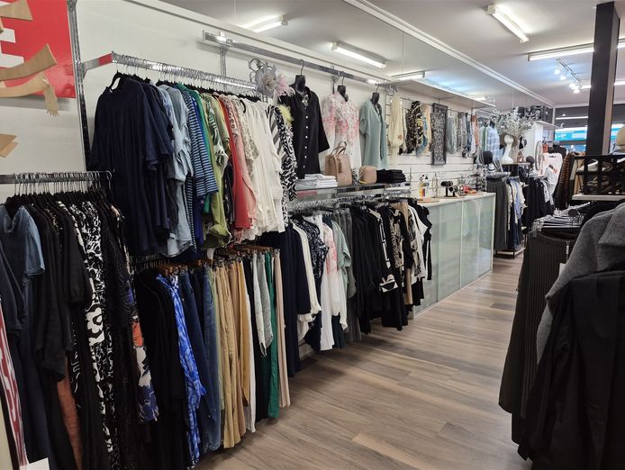 fashion-amp-clothing-boutique-heart-of-devonport-3