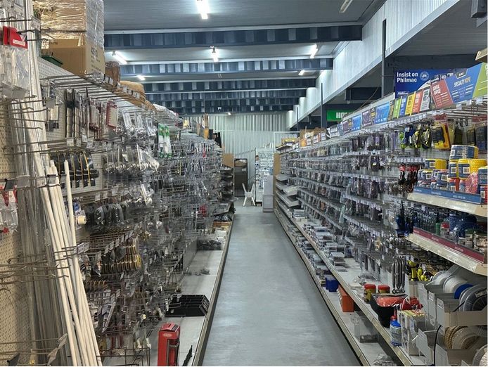 independent-hardware-amp-garden-centre-7