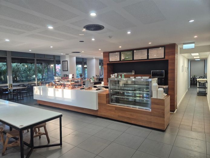 perth-uni-cafe-in-top-location-0