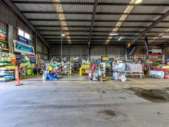 buying-power-meets-customer-loyalty-at-geelong-farm-and-pet-5