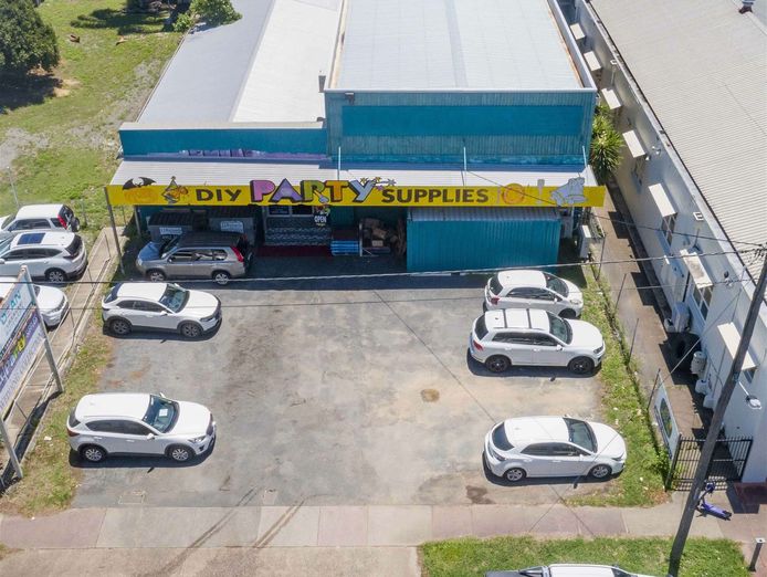 generational-retail-icon-retirement-sale-0