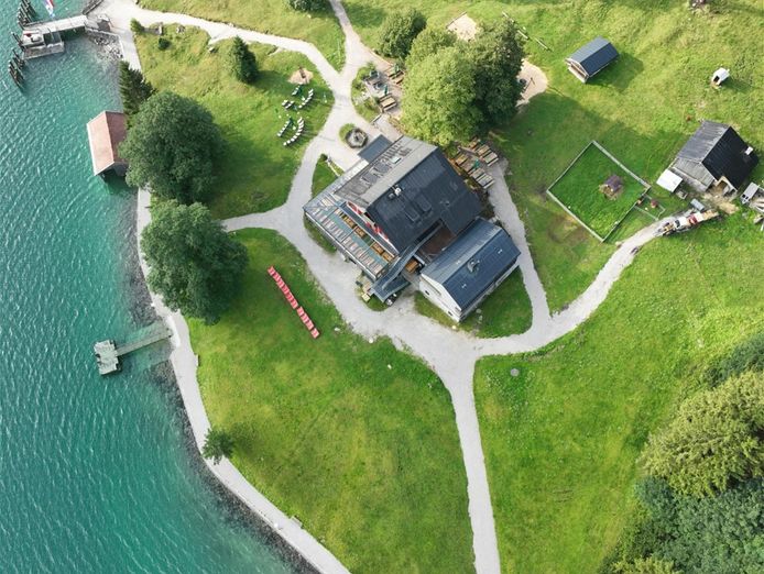 mallacoota-freehold-property-amp-accommodation-business-1