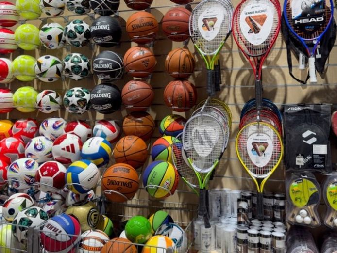 sports-footwear-amp-apparel-store-manager-in-place-3