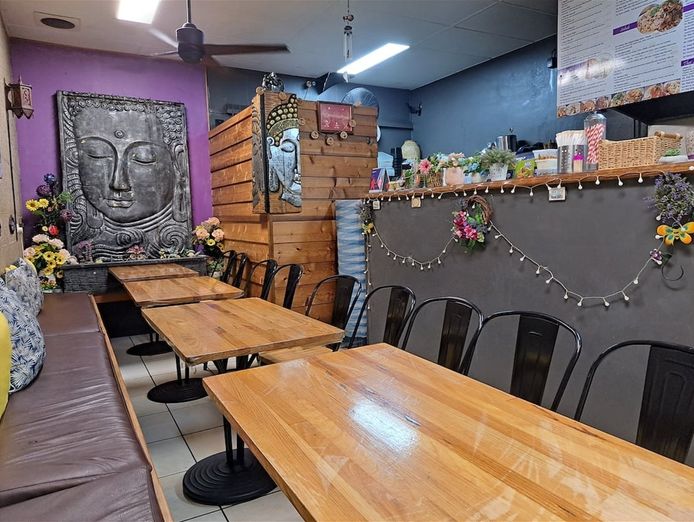 established-thai-restaurant-strong-local-following-2