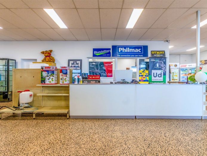 buying-power-meets-customer-loyalty-at-geelong-farm-and-pet-3