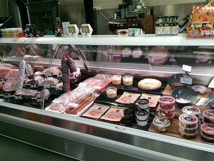 thriving-iga-convenience-store-austins-ferry-4