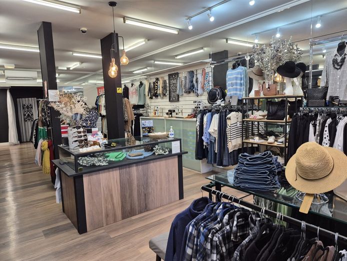 fashion-boutique-devonport-prime-location-loyal-clients-0