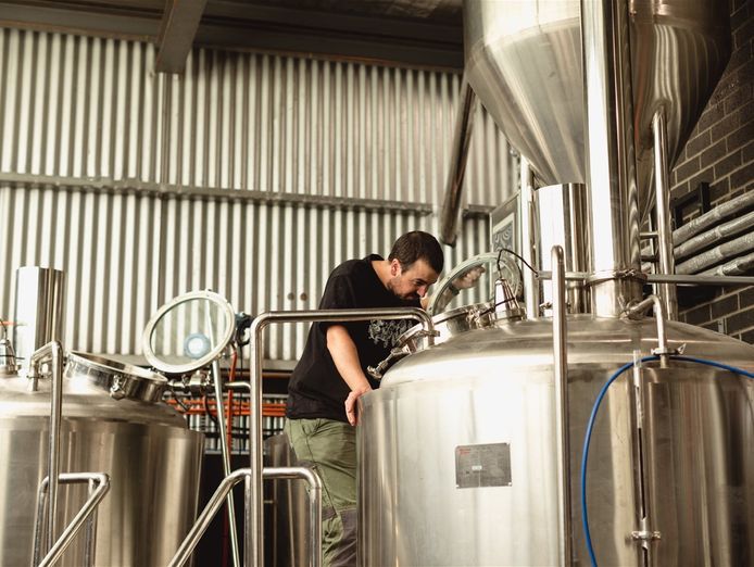 microbrewery-amp-bar-in-north-hobart-turnkey-1
