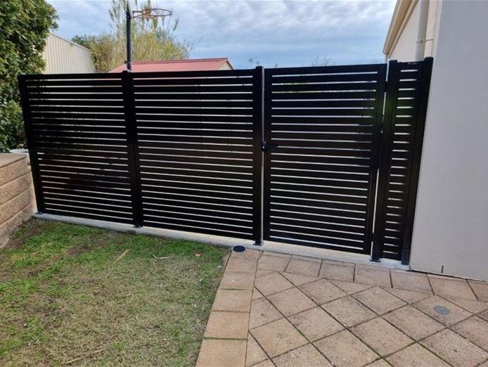 privacy-screens-gates-amp-fencing-business-9