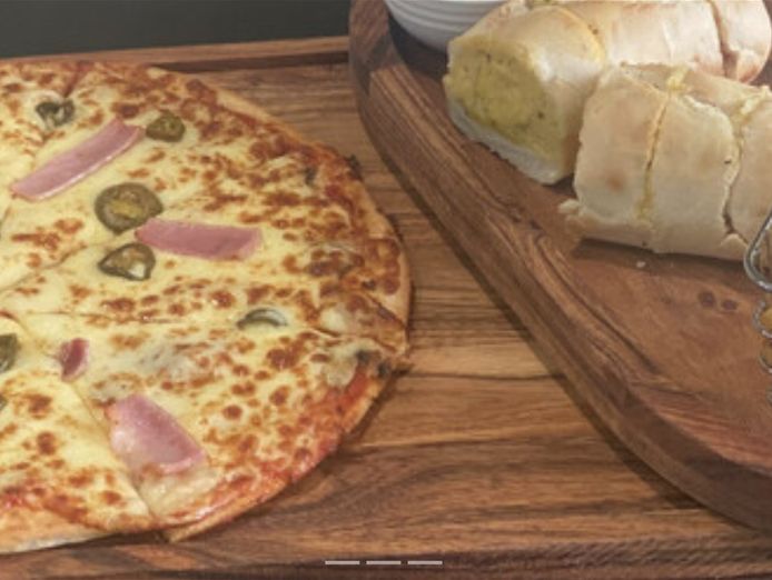 the-hungry-delight-popular-pizza-amp-kebab-restaurant-2