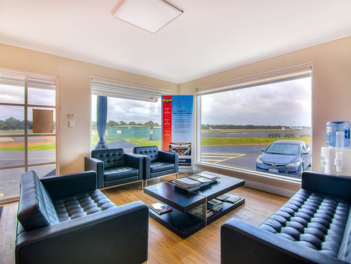 pilot-training-school-bunbury-established-20-years-3