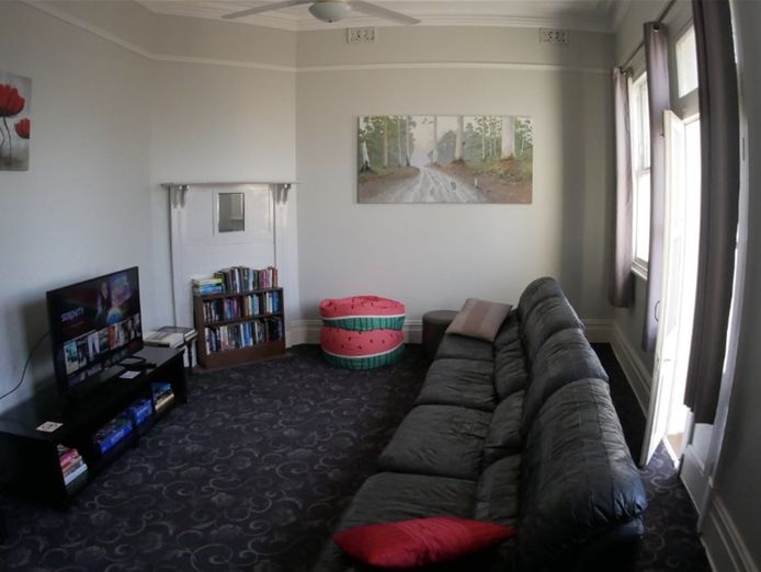 backpacker-business-geraldton-freehold-also-available-3