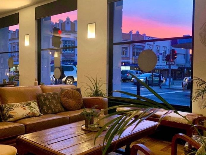 trendy-restaurant-cafe-bar-in-highly-desirable-cbd-location-9