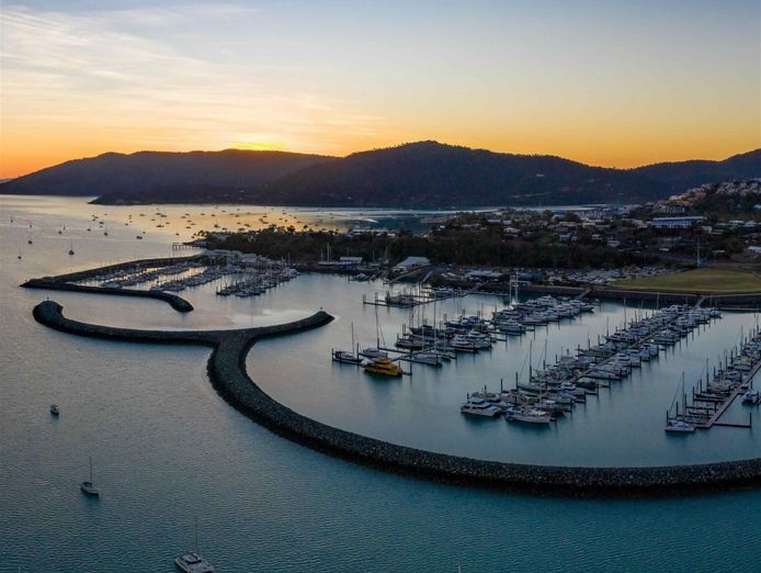 queenslands-most-awarded-bareboat-charter-business-7