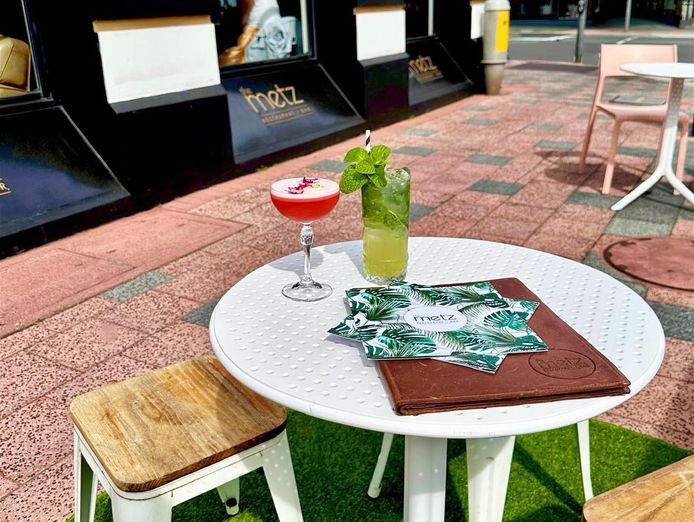 trendy-restaurant-cafe-bar-in-highly-desirable-cbd-location-2