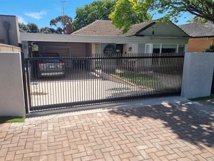 privacy-screens-gates-amp-fencing-business-5