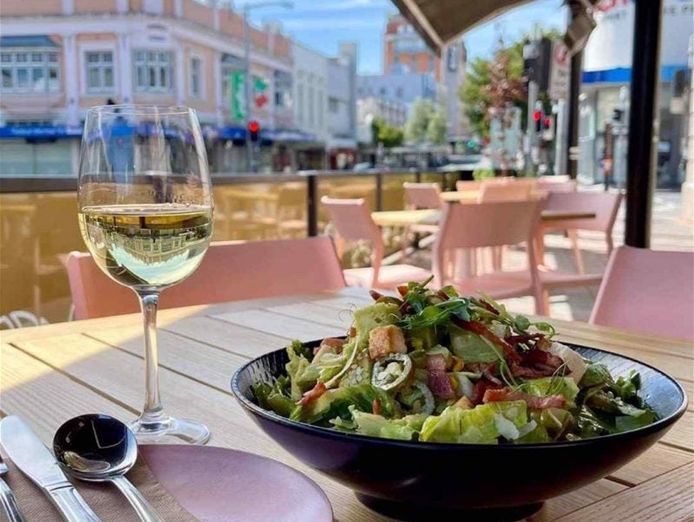 trendy-restaurant-cafe-bar-in-highly-desirable-cbd-location-8