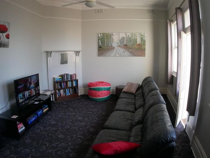 established-backpackers-hostel-4